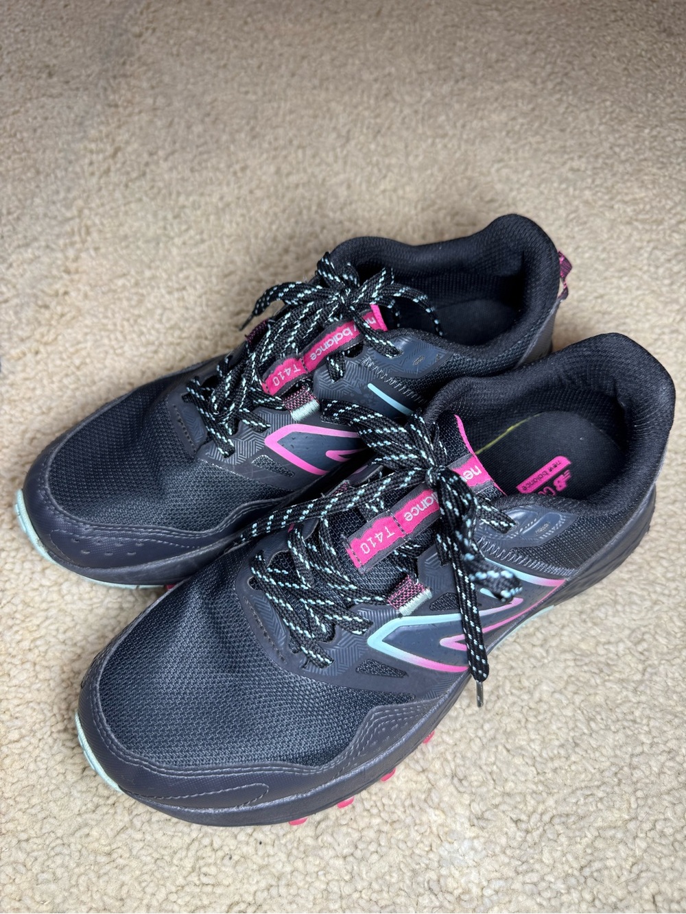 New Balance Women's 410v8 Trail Running Shoes Size 9.5